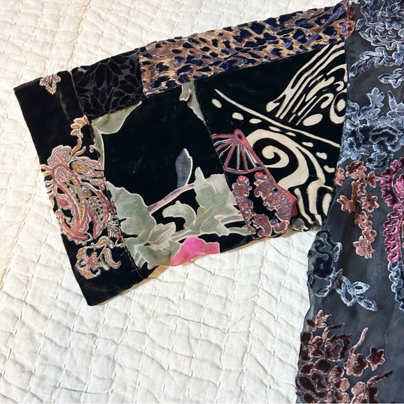 John Mark Boho Velvet Burnout Blouse Top XL Mixed Print Art To Wear Bead Tassels - Picture 6 of 11